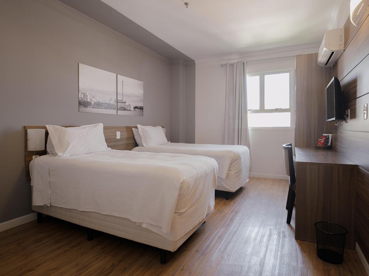 Quarto Superior com 2 Camas de Solteiro